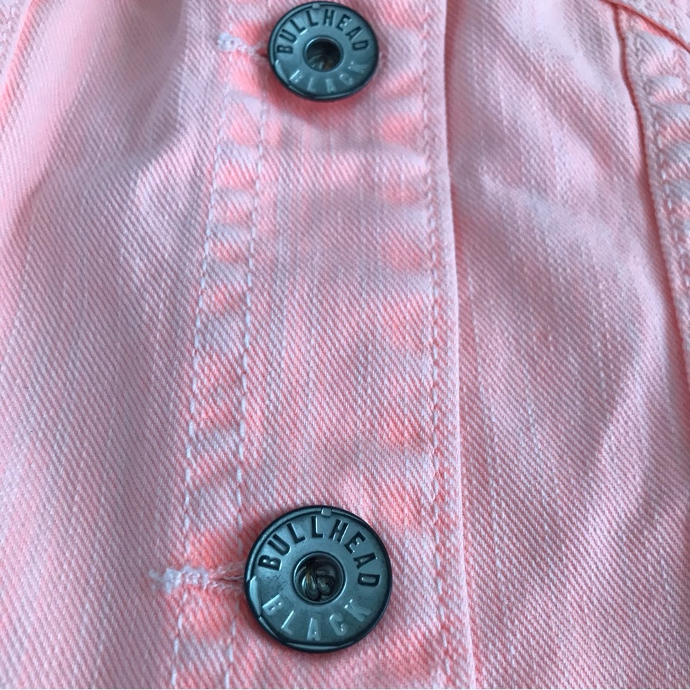 Bullhead // NWOT Women’s Cutoff Dyed Denim Vest - Picture 4 of 4